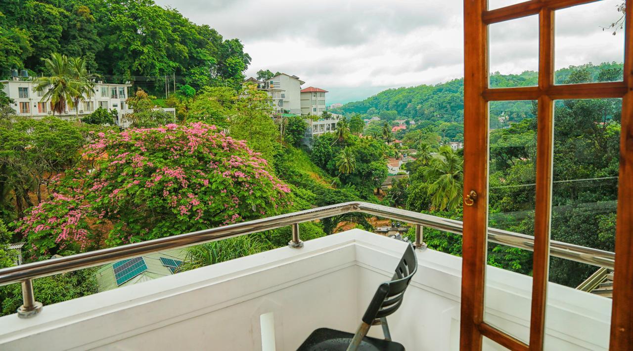 Oak Ray Serene Garden Hotel Kandy Exterior foto